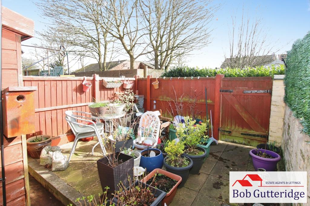 Enclosed rear yard