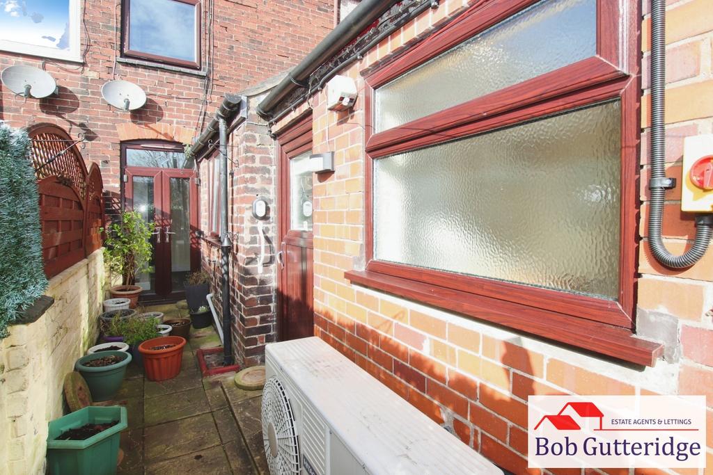 Enclosed rear yard