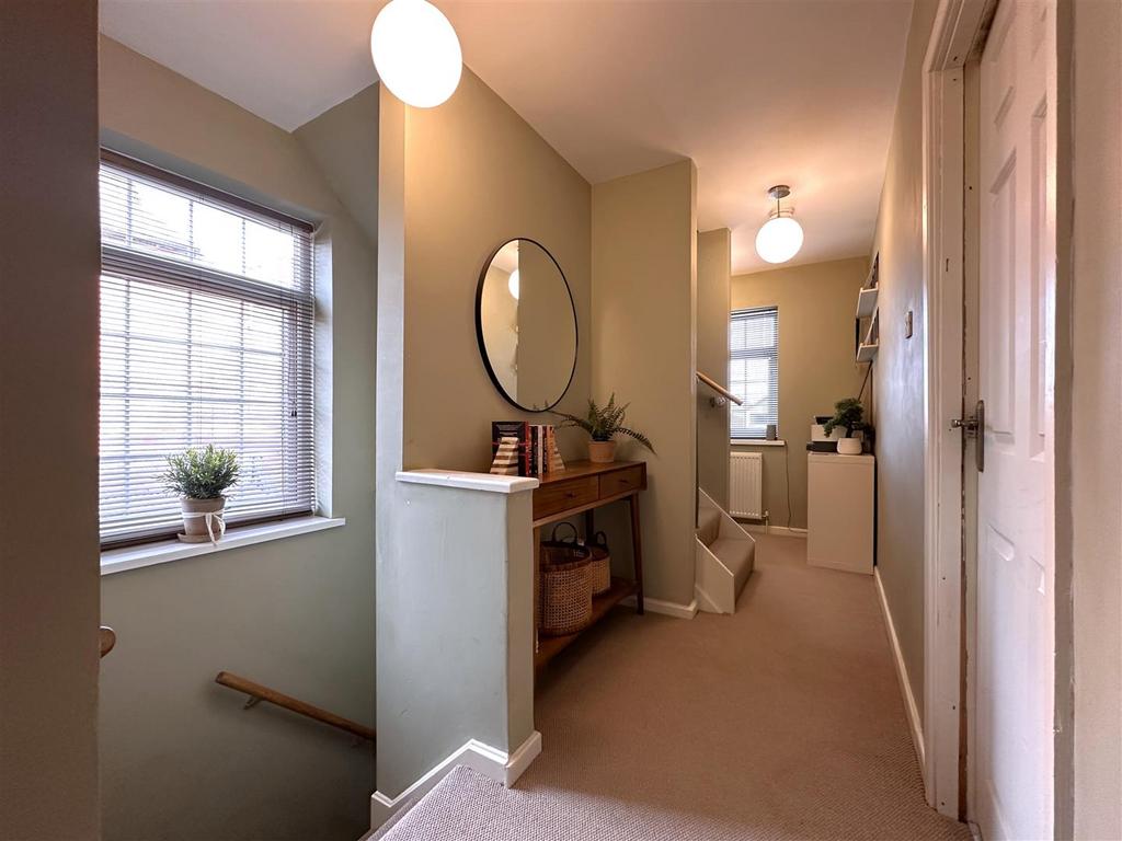 First Floor Landing 835