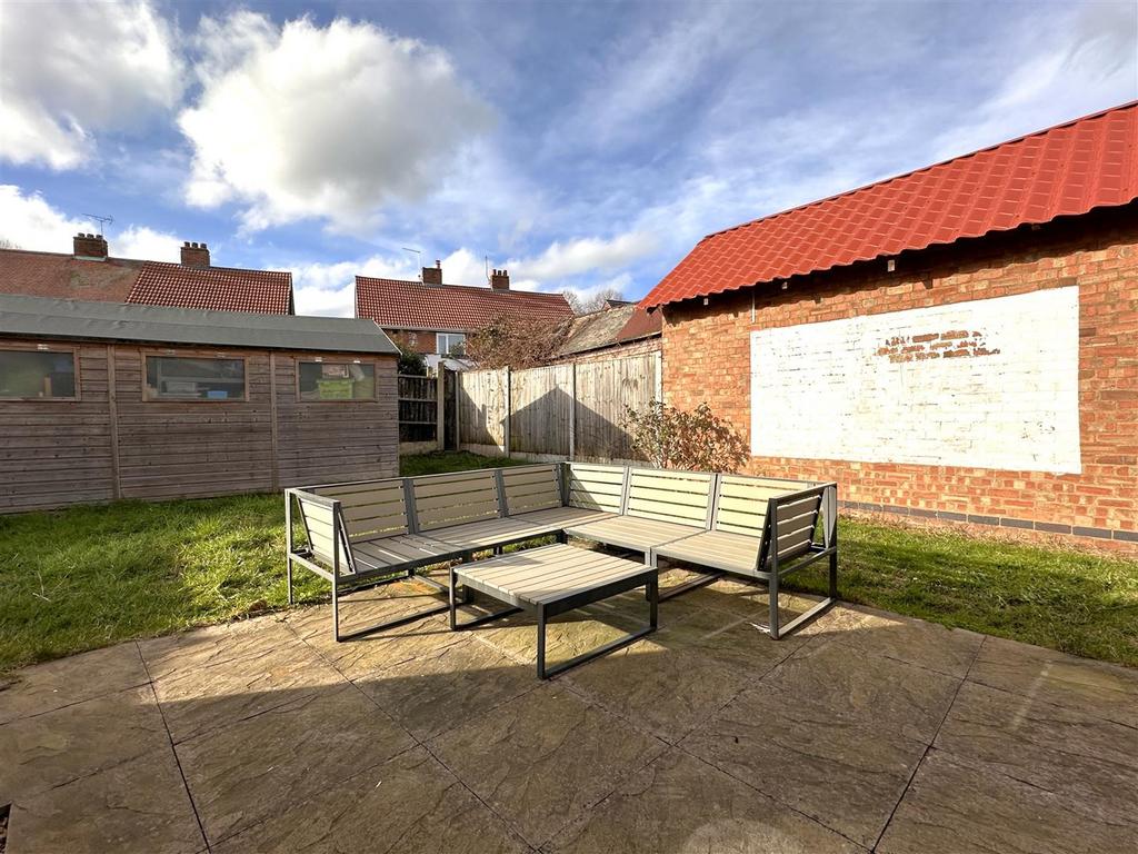 Paved Seating Area 926