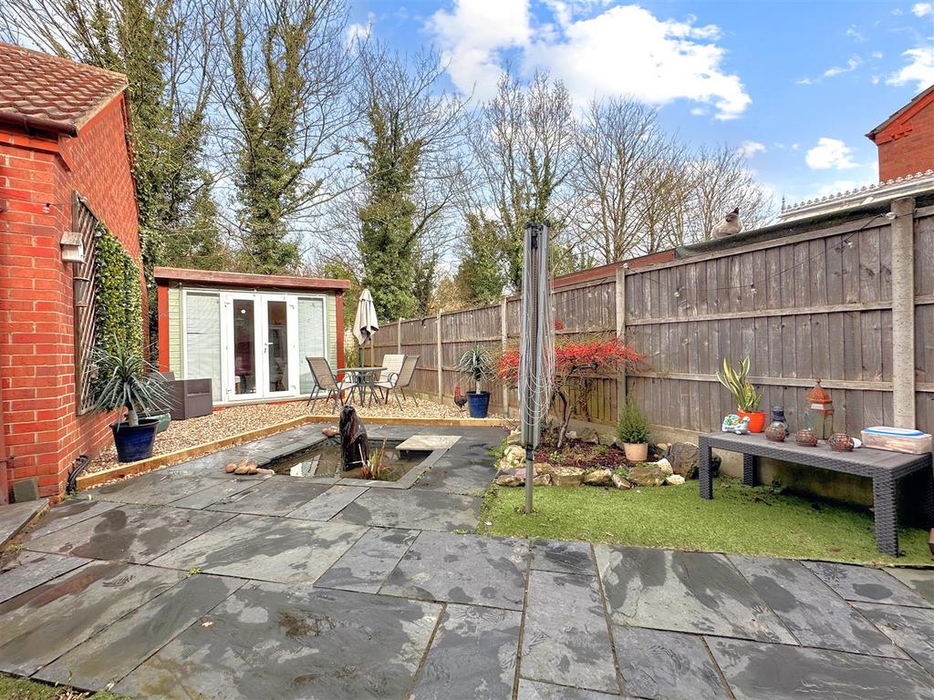 Landscaped Garden 941