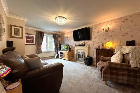 3 bedroom detached house for sale, Cannon Close, Coddington, Newark
