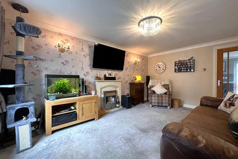 3 bedroom detached house for sale, Cannon Close, Coddington, Newark