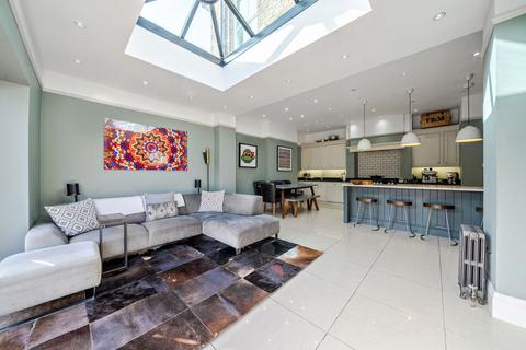 5 bedroom end of terrace house for sale, Greenvale Road, London SE9