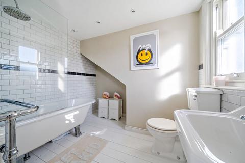 5 bedroom end of terrace house for sale, Greenvale Road, London SE9