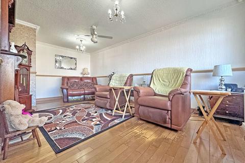 2 bedroom bungalow for sale, Foxyards Road, FOXYARDS, TIPTON, DY4 8AU