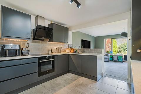 3 bedroom semi-detached house for sale, Appledore Crescent, Sidcup