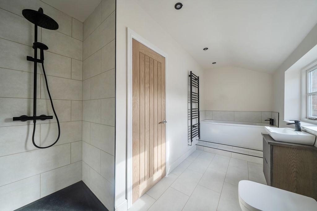 Main Bathroom