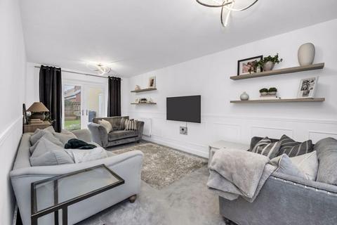 4 bedroom detached house for sale, Osbourne Way, Bury St Edmunds