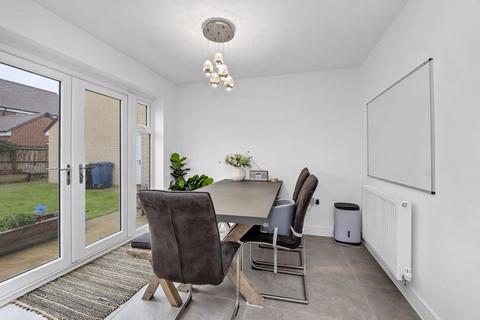 4 bedroom detached house for sale, Osbourne Way, Bury St Edmunds