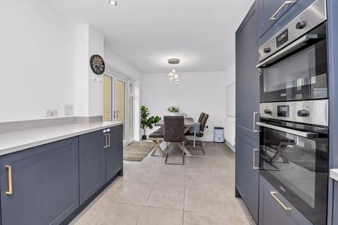 4 bedroom detached house for sale, Osbourne Way, Bury St Edmunds