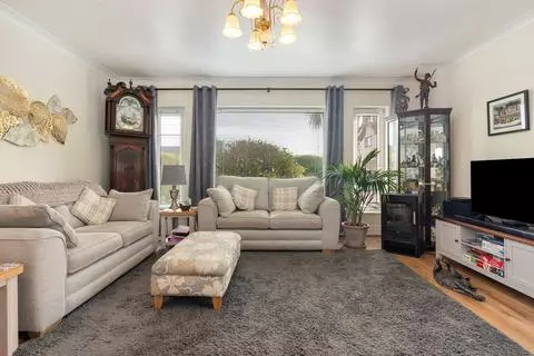 3 bedroom detached bungalow for sale - Aanzicht 6