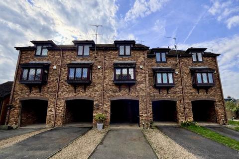 Groves Close, Bourne End SL8