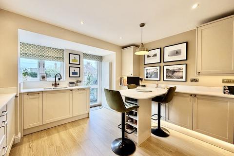 3 bedroom terraced house for sale, Groves Close, Bourne End SL8