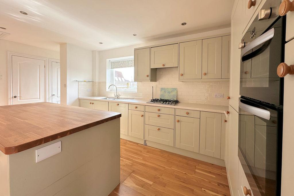 Kitchen/Dining Area