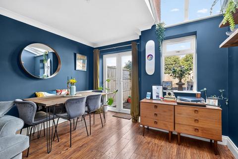 3 bedroom terraced house for sale, Albany Road, Hersham