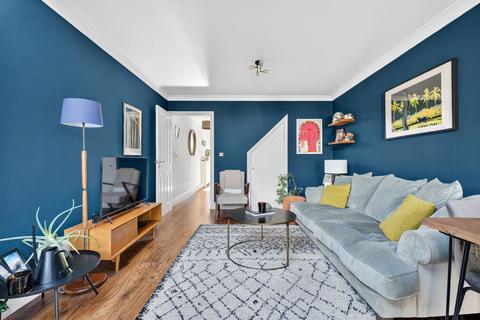 3 bedroom terraced house for sale, Albany Road, Hersham