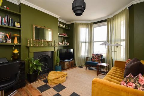 3 bedroom end of terrace house for sale, St. Thomass Road, Hastings