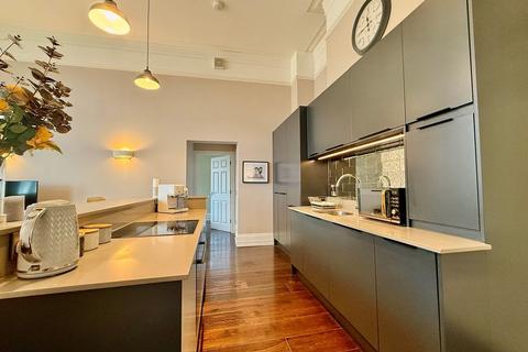 undefined, Apsley Road, Mutley, Plymouth.  Exquisite Interior 2 bedoom Ground floor apartment with Parking