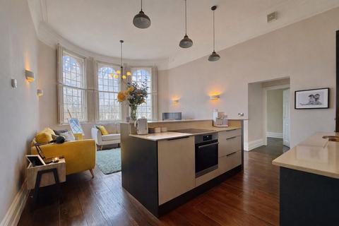 undefined, Apsley Road, Mutley, Plymouth.  Exquisite Interior 2 bedoom Ground floor apartment with Parking