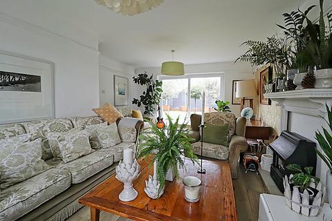 4 bedroom detached house for sale, Maurice Road, Canvey Island
