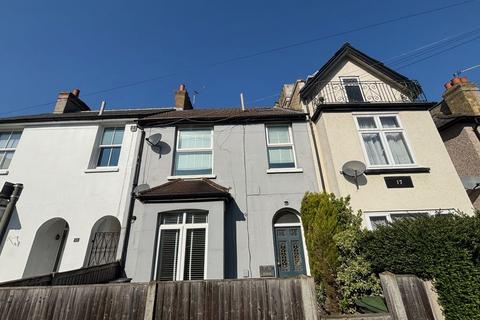 2 bedroom ground floor flat to rent, Washington Road, Worcester Park