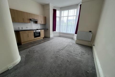 Studio to rent, Trull Road, TAUNTON