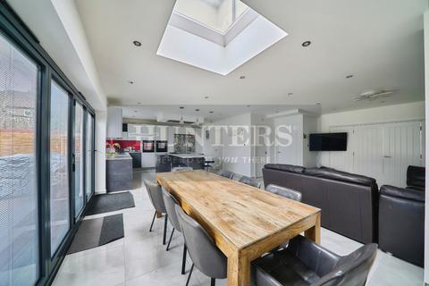6 bedroom semi-detached house for sale, Pinner Park Avenue, Harrow