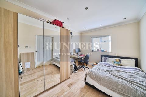 6 bedroom semi-detached house for sale, Pinner Park Avenue, Harrow
