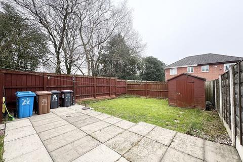 3 bedroom semi-detached house to rent, Victoria Lane, Manchester