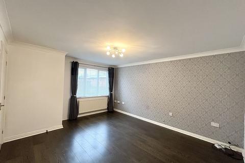 3 bedroom semi-detached house to rent, Victoria Lane, Manchester