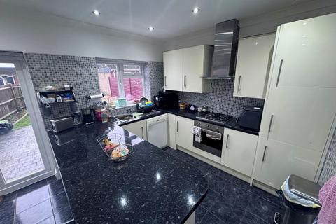3 bedroom semi-detached house for sale, Hogarth Gardens, Heston, Hounslow