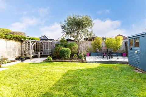 4 bedroom property for sale, Harting Road, Iford