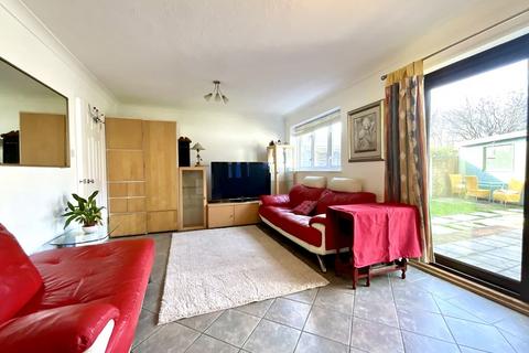 3 bedroom semi-detached house for sale, Hatfield Gardens, Littledown