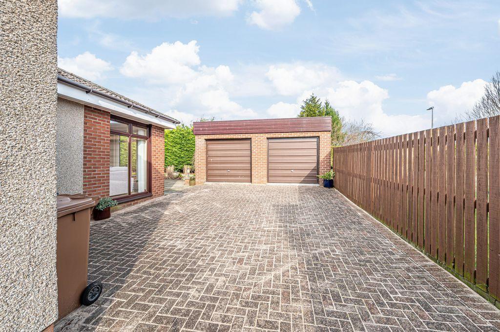Driveway/garage