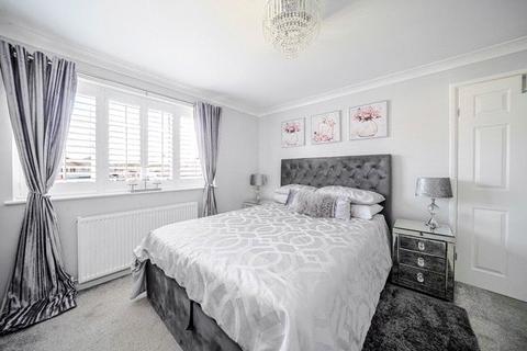undefined, Oaklands Drive, Huddersfield, West Yorkshire, HD5