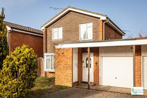 3 bedroom detached house for sale, Chirton Walk, Woking GU21