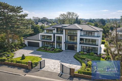 5 bedroom detached house for sale, Herbert Road, Emerson Park RM11