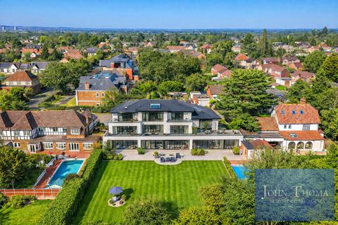 5 bedroom detached house for sale, Herbert Road, Emerson Park RM11