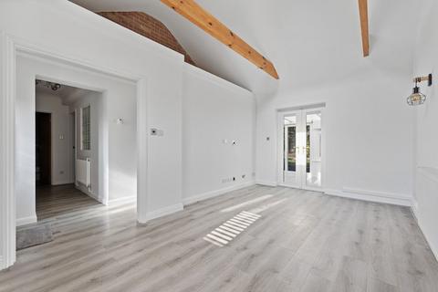 2 bedroom apartment for sale, Clover Drive, Poole BH17