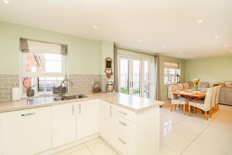 4 bedroom detached house for sale, Fells Paddock, Bedford MK43