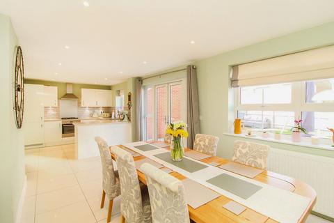 4 bedroom detached house for sale, Fells Paddock, Bedford MK43