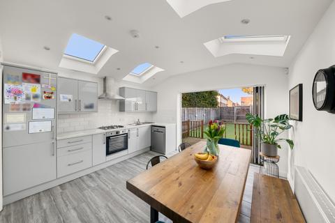 3 bedroom semi-detached house for sale, Beechmount Avenue, Hanwell, W7