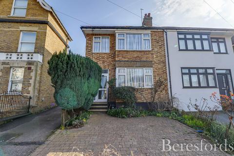 3 bedroom semi-detached house for sale, Crescent Road, Warley, CM14