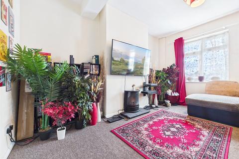 3 bedroom apartment to rent, Uxbridge Road, Uxbridge UB10