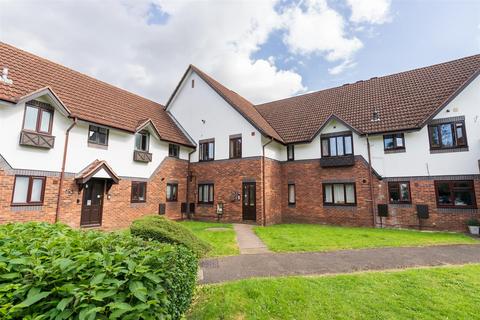 2 bedroom apartment to rent, Osprey Close, West Drayton UB7