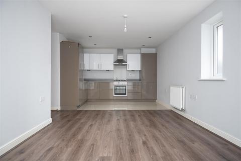 2 bedroom apartment to rent, 10 Swan Road, West Drayton UB7