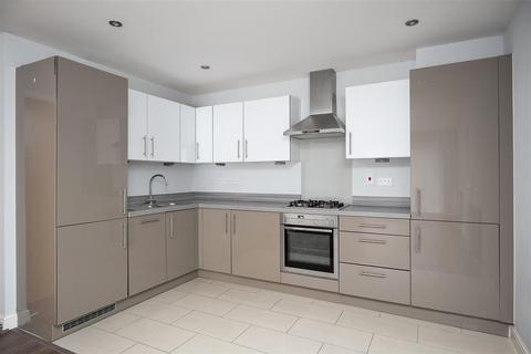 2 bedroom apartment to rent, 10 Swan Road, West Drayton UB7