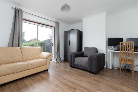 3 bedroom semi-detached house to rent, Church Road, West Drayton UB7