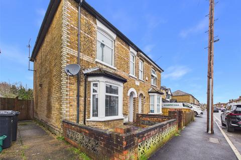 3 bedroom semi-detached house to rent, Edgar Road, West Drayton UB7